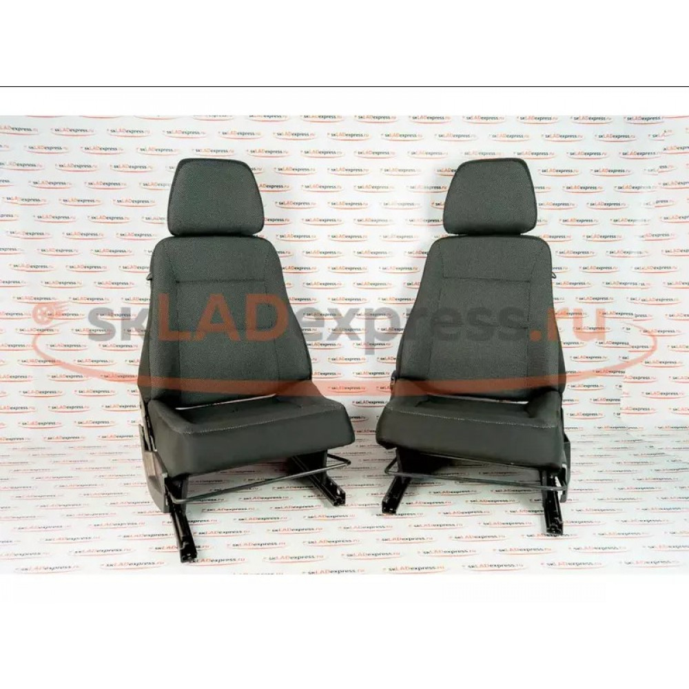 Комплект оригинальных передних сидений с салазками на Лада Нива 4х4 3-дверная