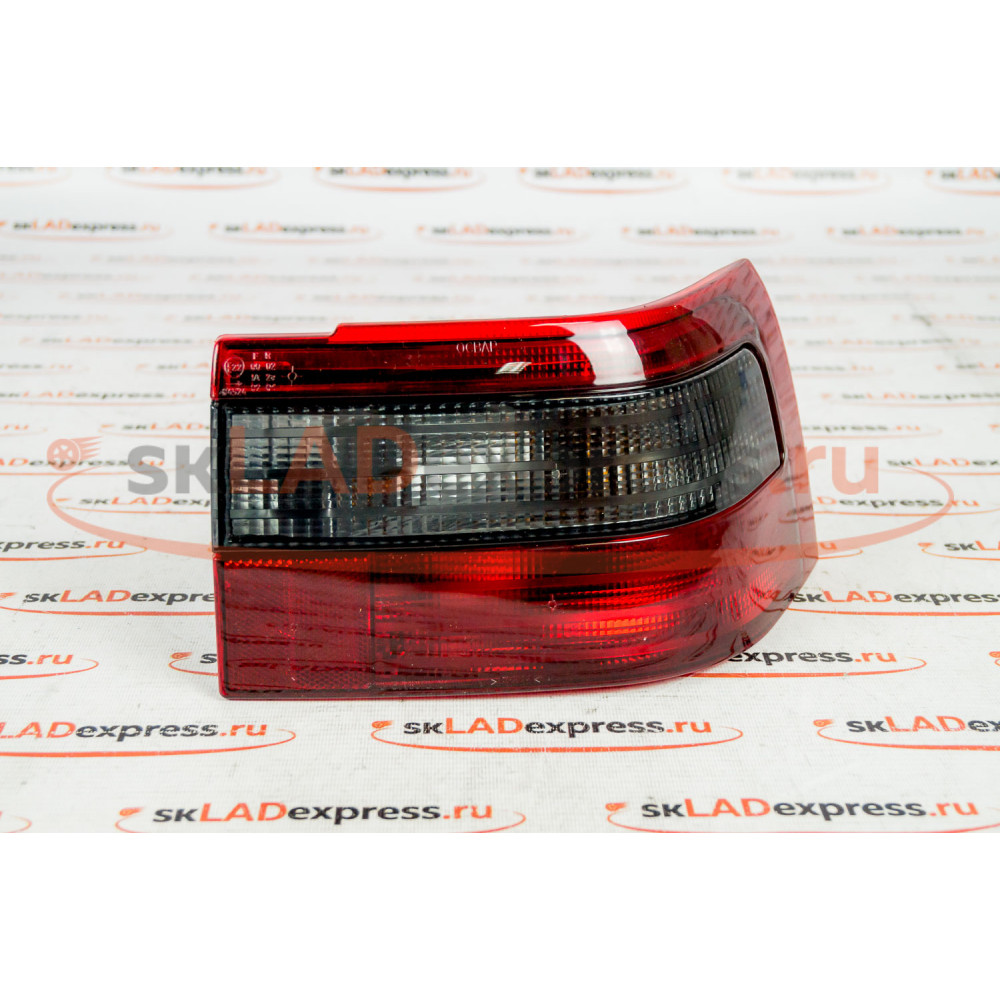 Задние фонари Клюшки 2110 LED красные с белой полосой и бегающим поворотником.